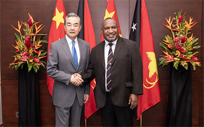 巴布亚新几内亚总理马拉佩会见王毅