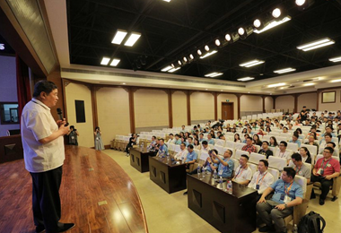 參訪團參觀故宮 聽故宮&ldquo;掌門人&rdquo;講述&ldquo;宮裏的那些事&rdquo;