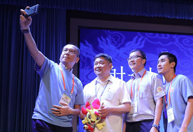 參訪團參觀故宮 與故宮&ldquo;掌門人&rdquo;合影留念